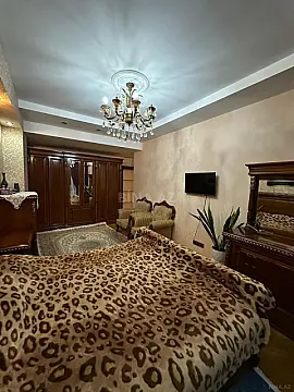 Satılır 3 otaqlı mənzil 162 m²