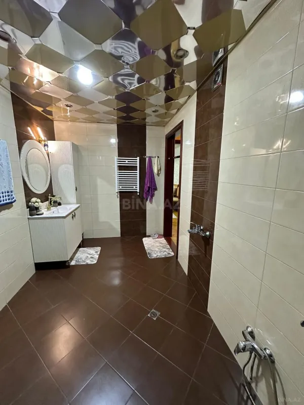 Satılır 3 otaqlı mənzil 162 m²
