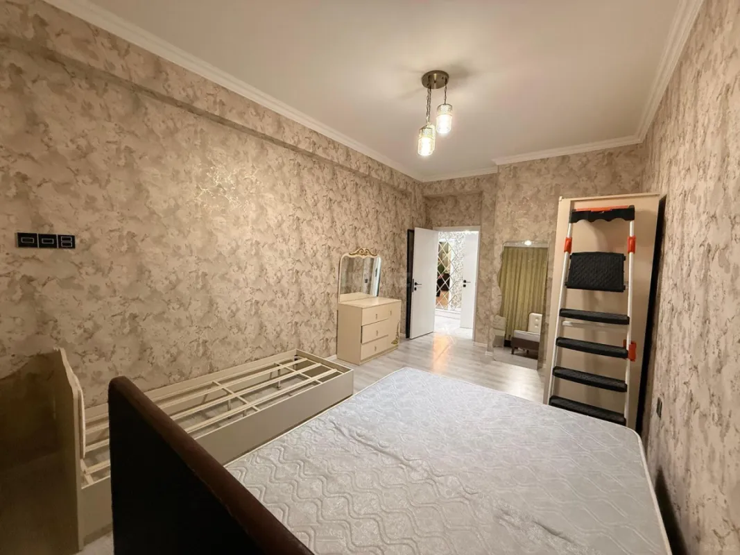 Kirayə verilir 2 otaqlı mənzil 70 m²