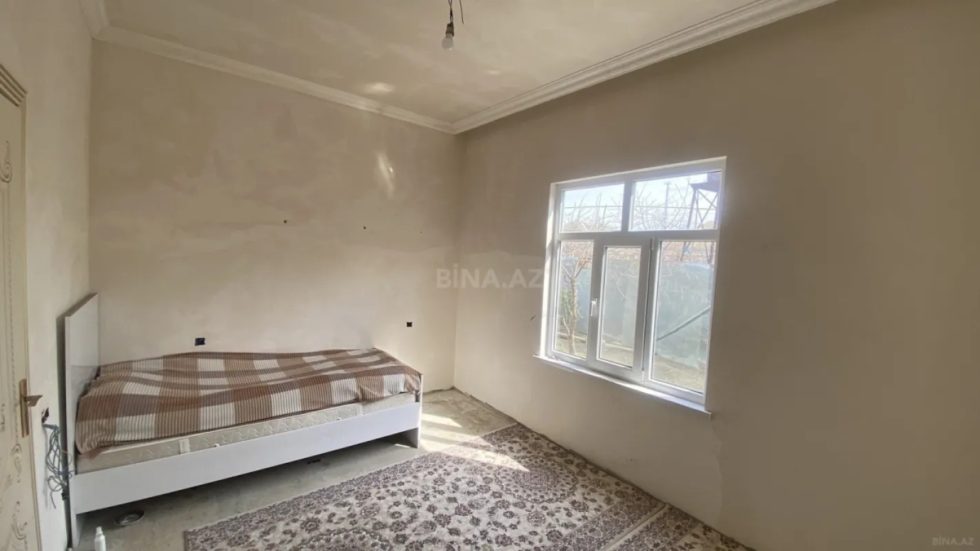 Satılır 4 otaqlı həyət evi 132 m²