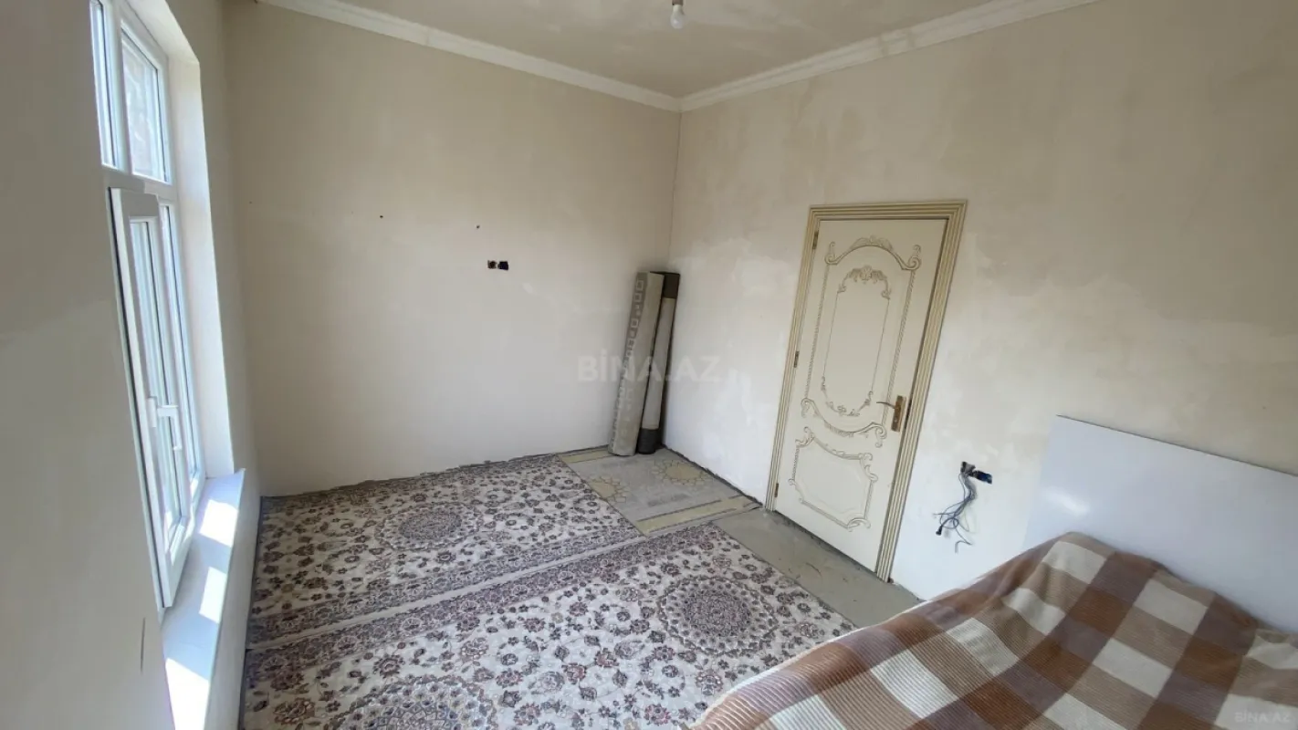 Satılır 4 otaqlı həyət evi 132 m²
