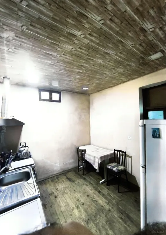 Satılır 5 otaqlı həyət evi 200 m²