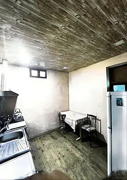 Satılır 5 otaqlı həyət evi 200 m²