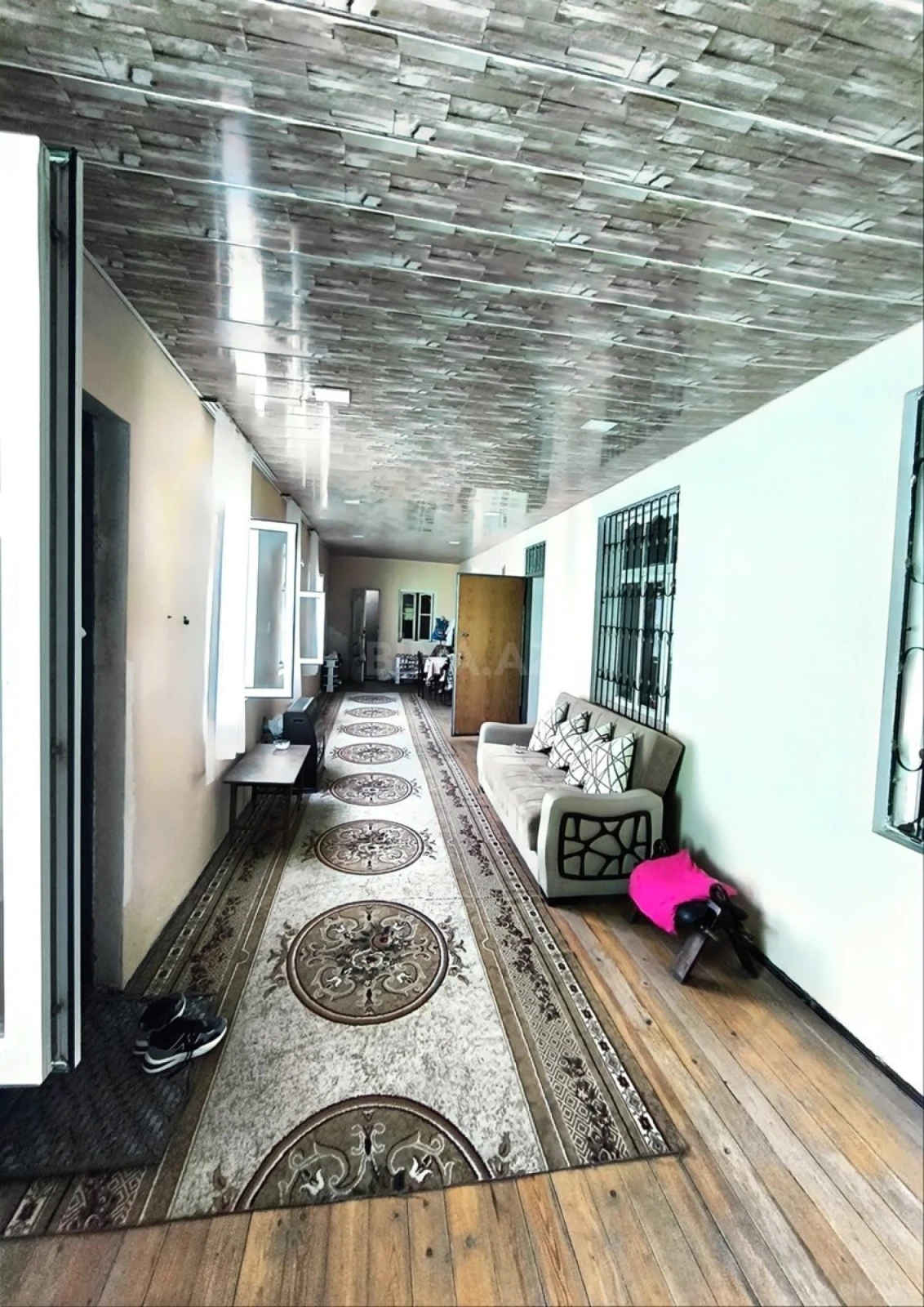 Satılır 5 otaqlı həyət evi 200 m²