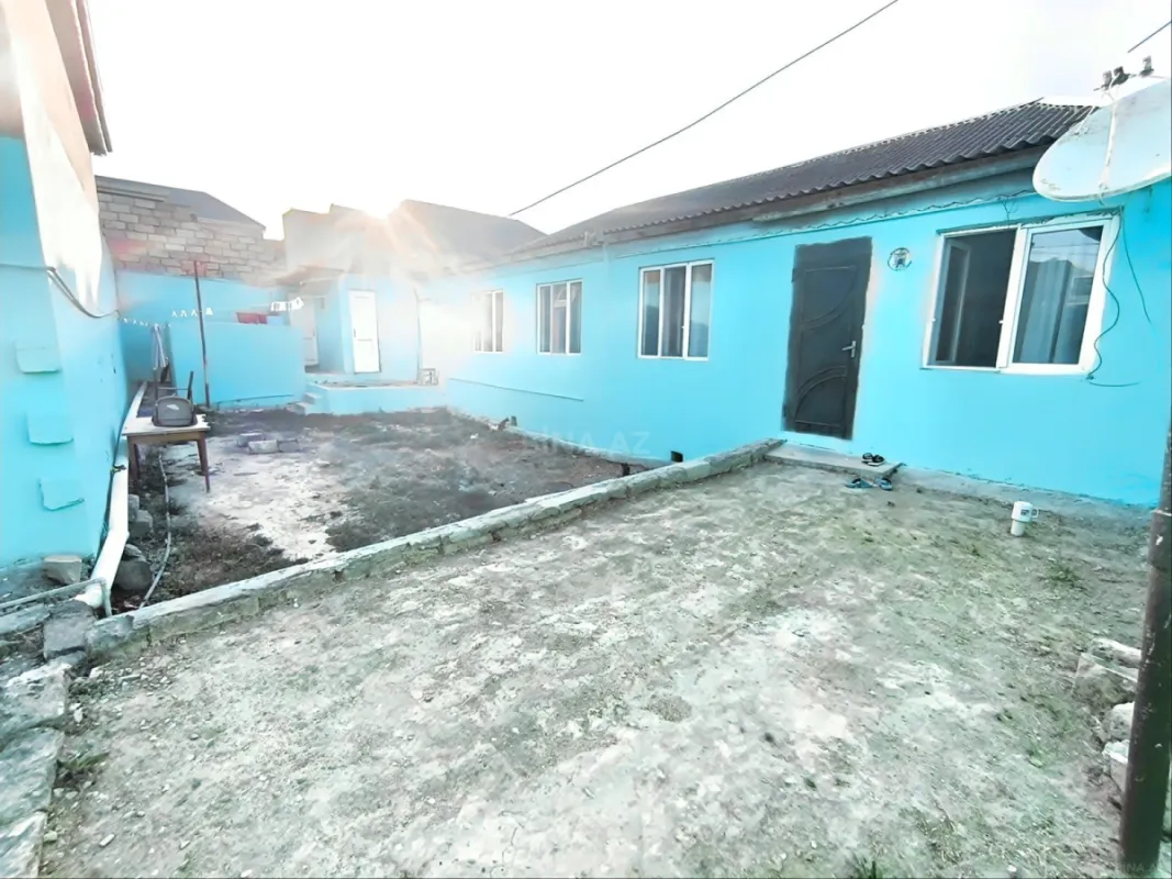 Satılır 5 otaqlı həyət evi 200 m²