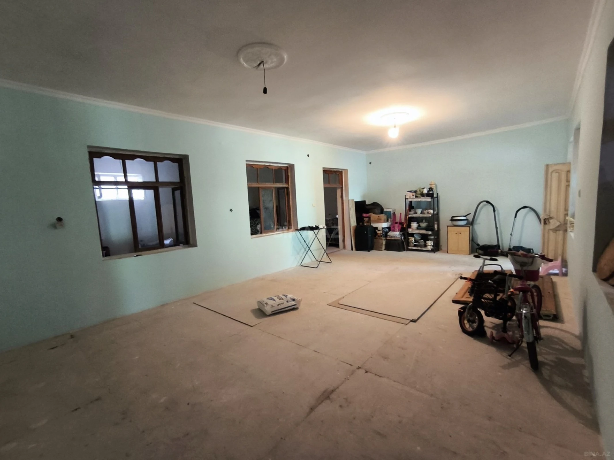 Satılır 5 otaqlı həyət evi 200 m²