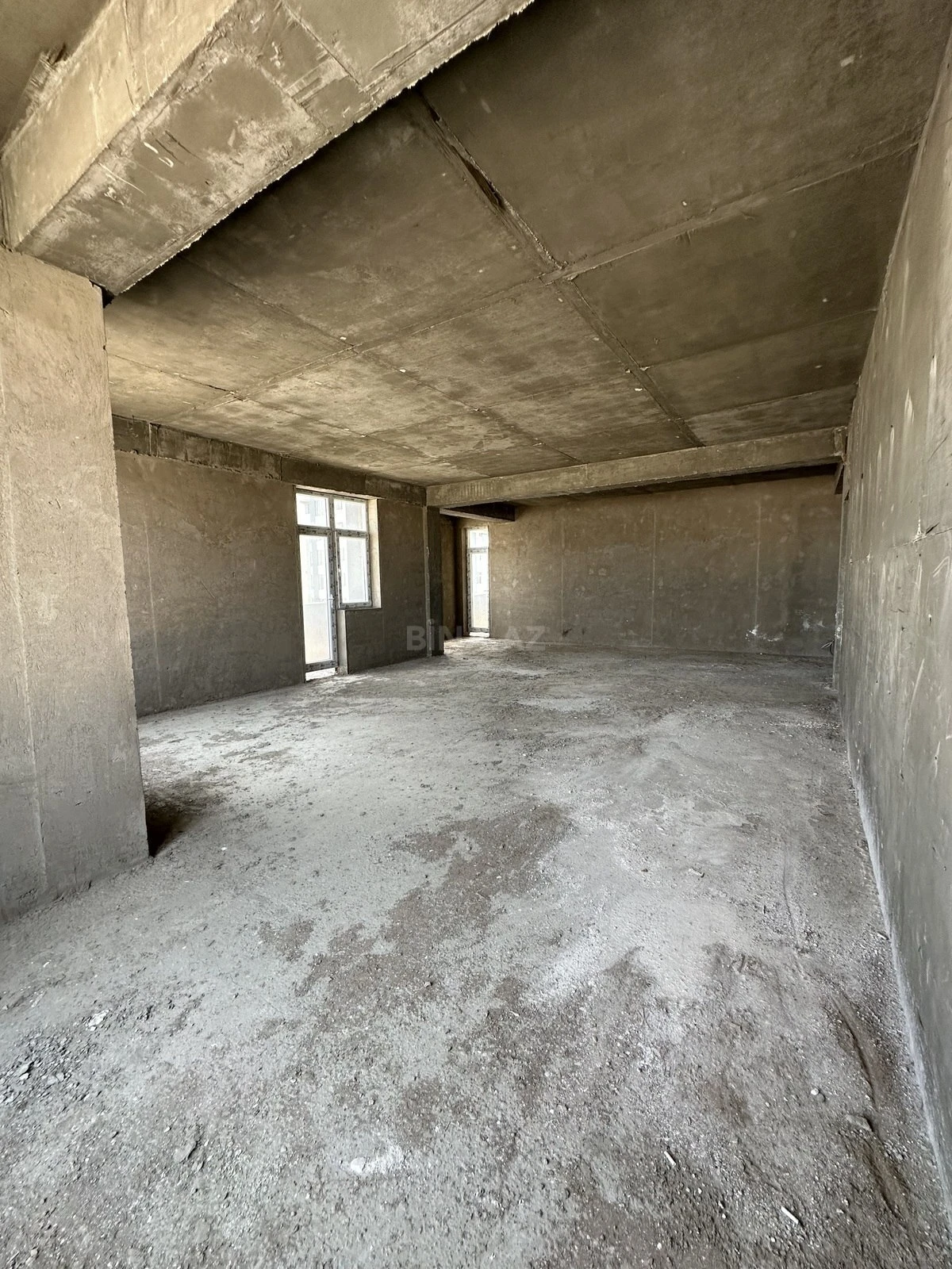 Satılır 3 otaqlı mənzil 111 m²