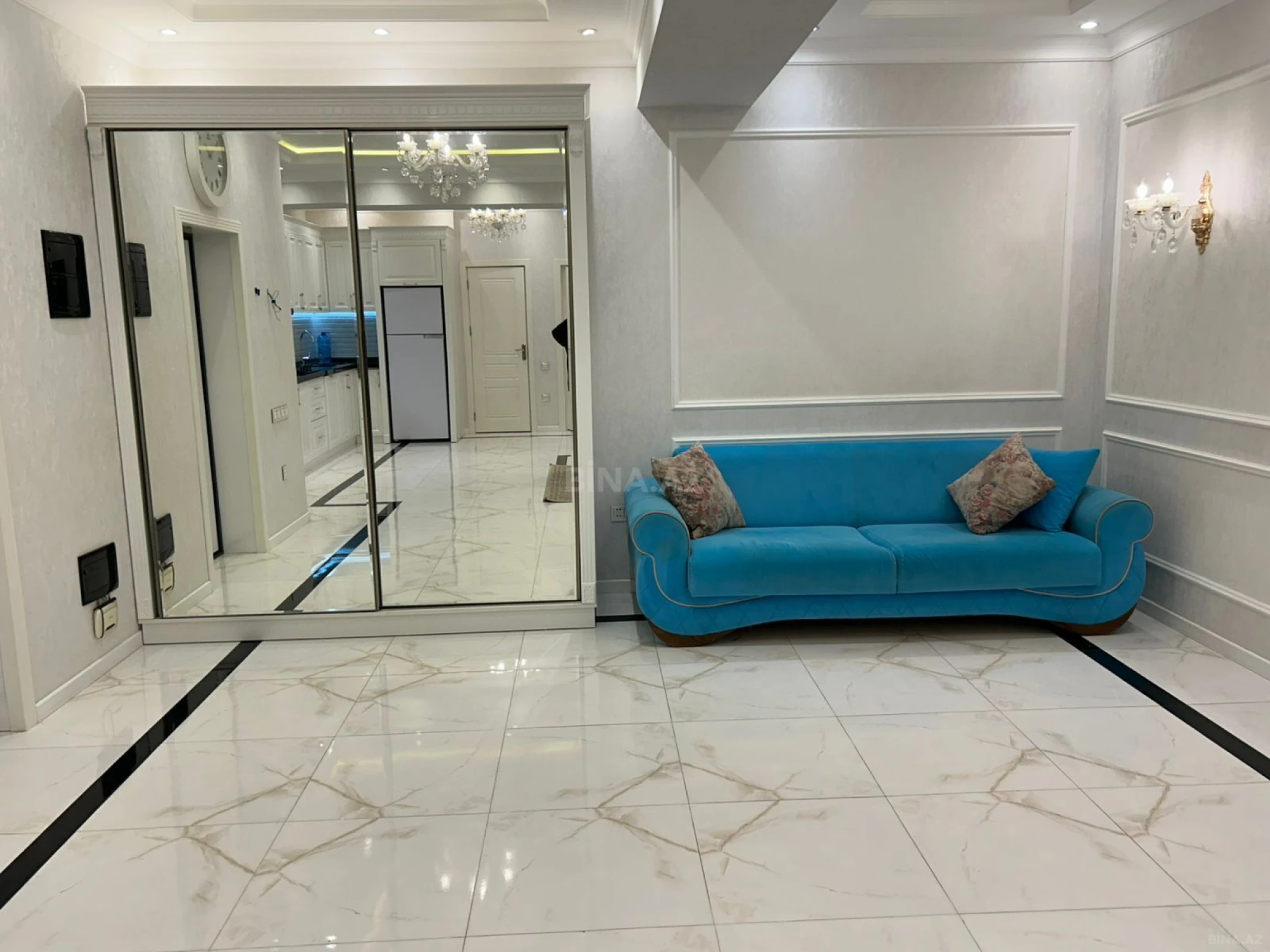Satılır 3 otaqlı mənzil 136 m²