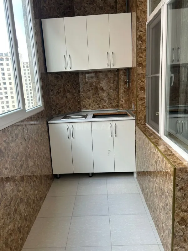 Satılır 3 otaqlı mənzil 136 m²