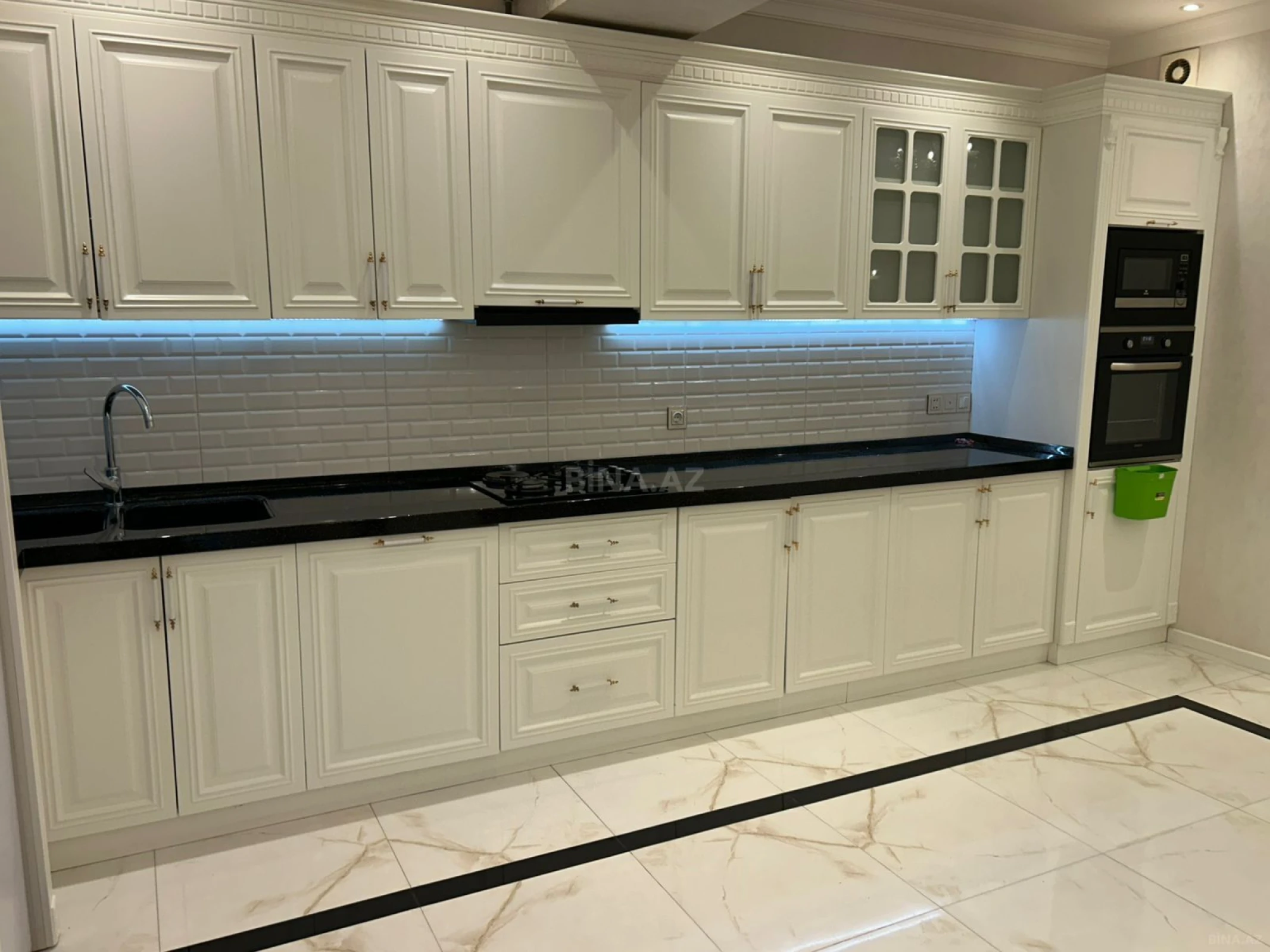 Satılır 3 otaqlı mənzil 136 m²