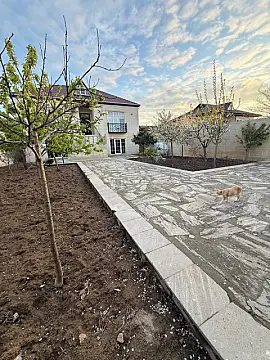 Satılır 8 otaqlı həyət evi 288 m²