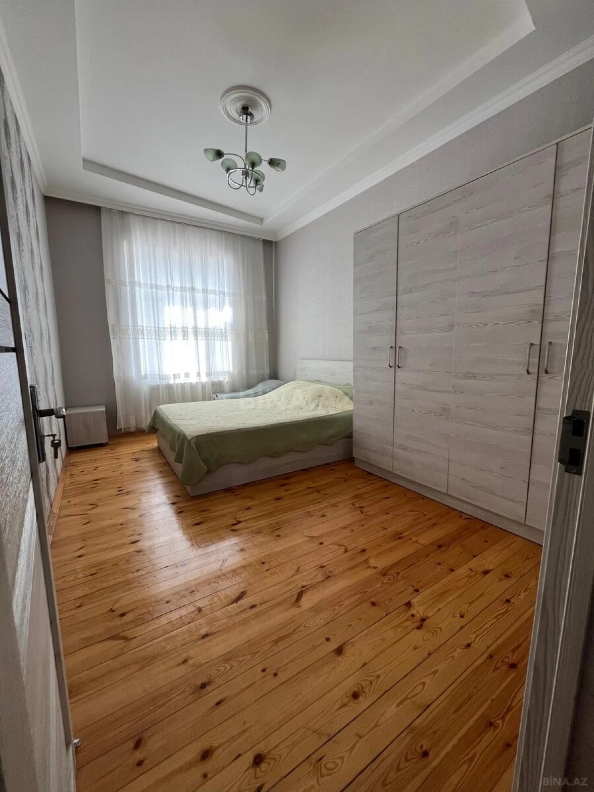 Satılır 8 otaqlı həyət evi 288 m²