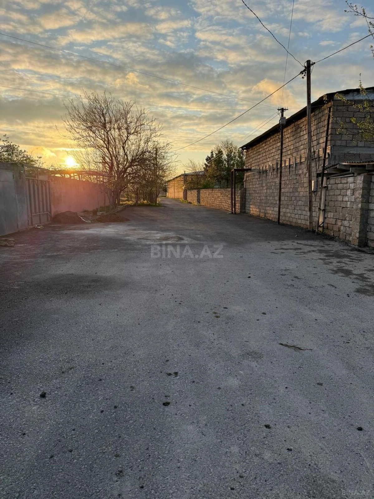 Satılır 8 otaqlı həyət evi 288 m²