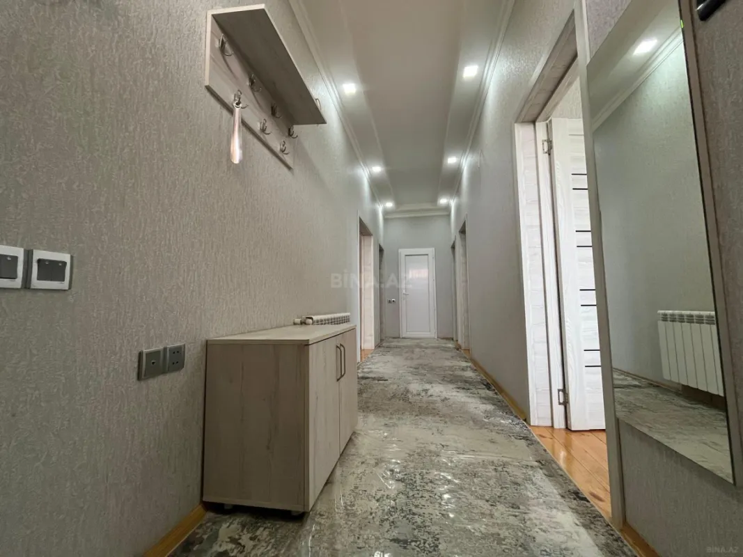 Satılır 8 otaqlı həyət evi 288 m²