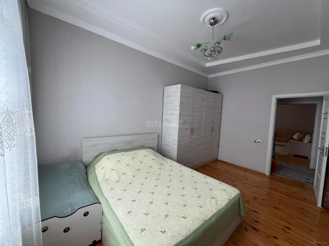 Satılır 8 otaqlı həyət evi 288 m²