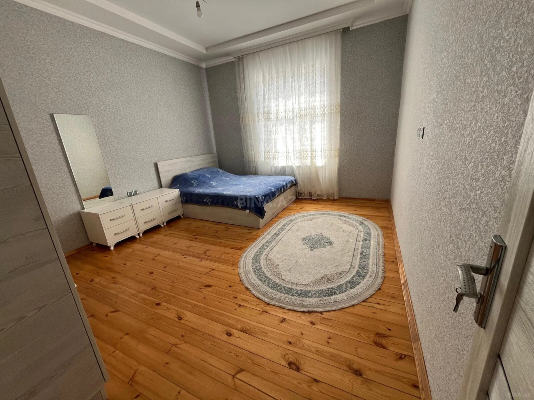 Satılır 8 otaqlı həyət evi 288 m²