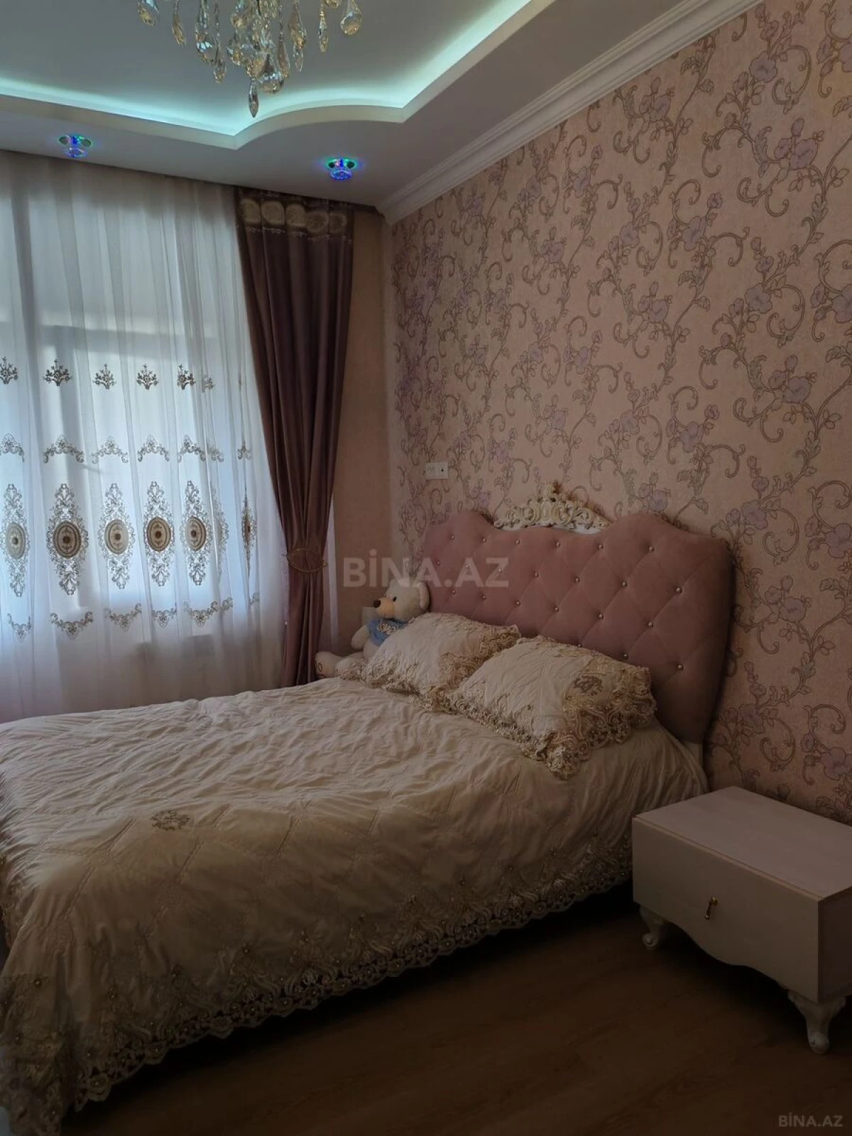 Satılır 2 otaqlı mənzil 70 m²