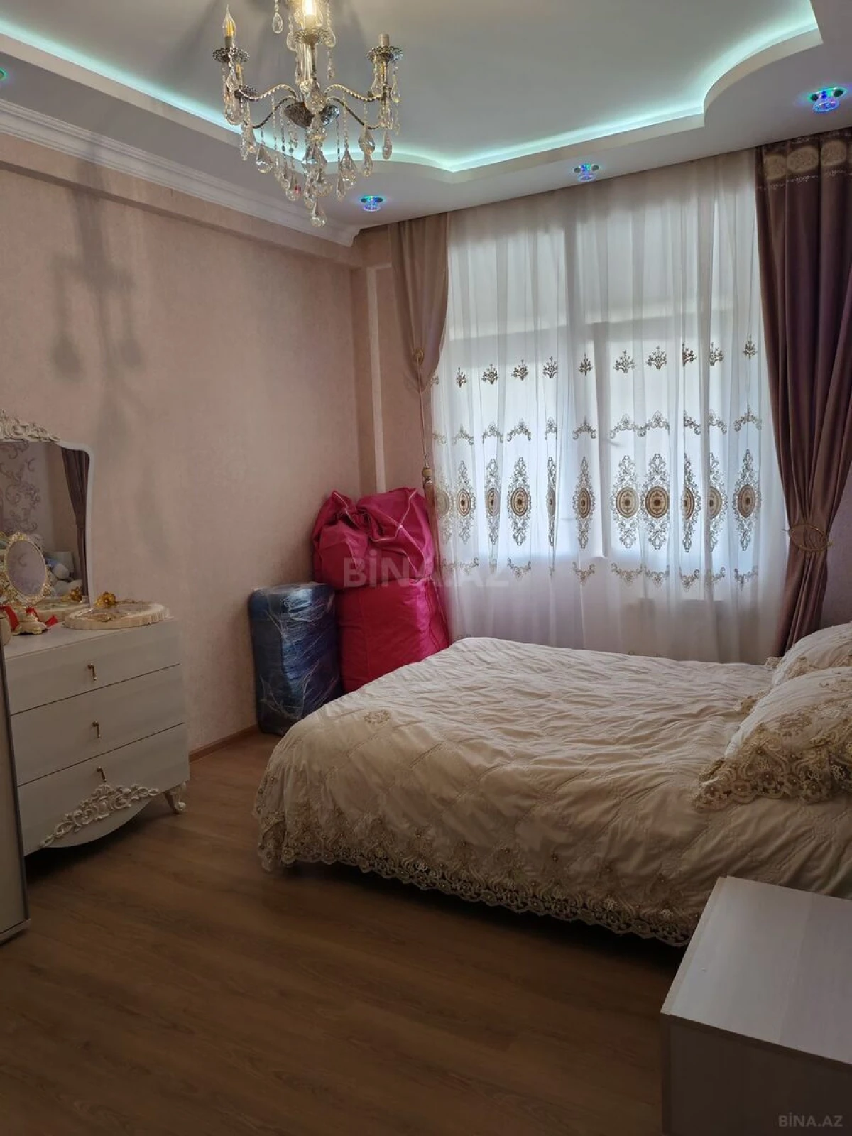 Satılır 2 otaqlı mənzil 70 m²
