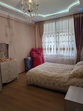 Satılır 2 otaqlı mənzil 70 m²
