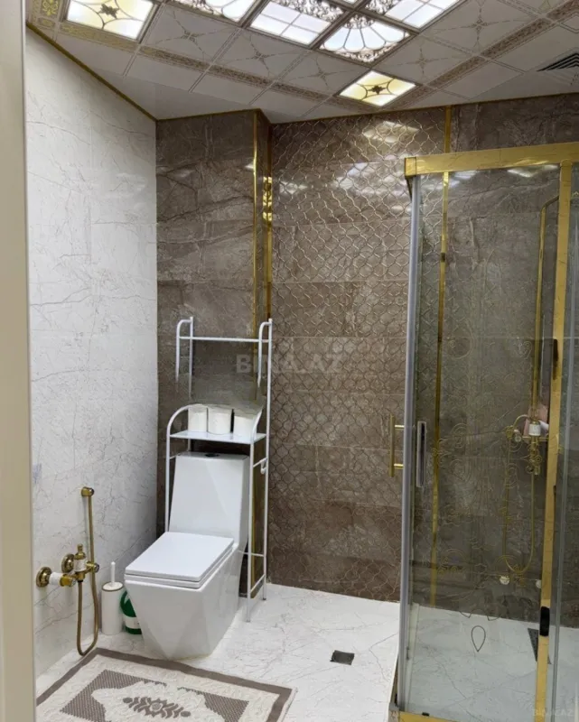 Satılır 3 otaqlı mənzil 161 m²