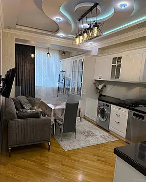 Satılır 3 otaqlı mənzil 161 m²