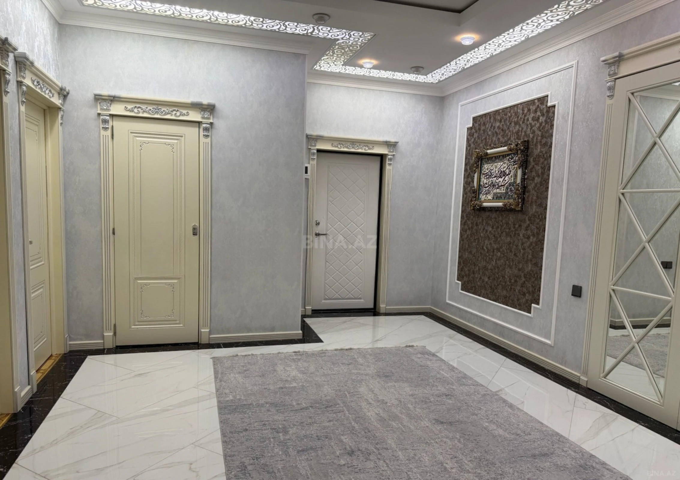 Satılır 3 otaqlı mənzil 161 m²