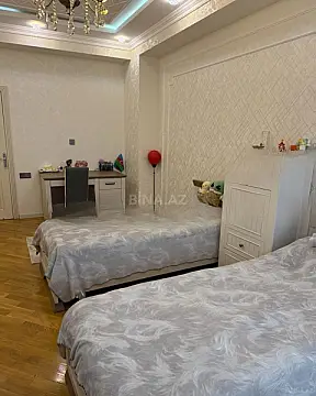 Satılır 3 otaqlı mənzil 161 m²