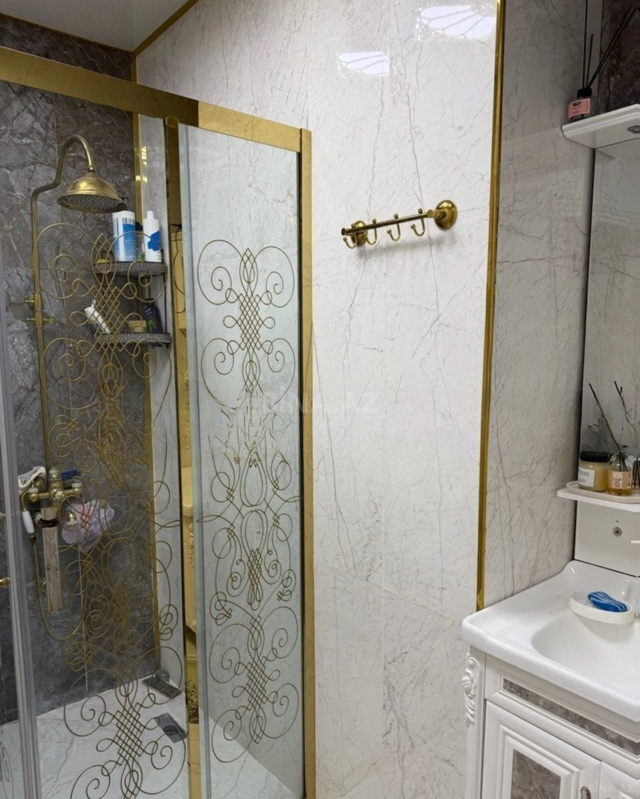 Satılır 3 otaqlı mənzil 161 m²