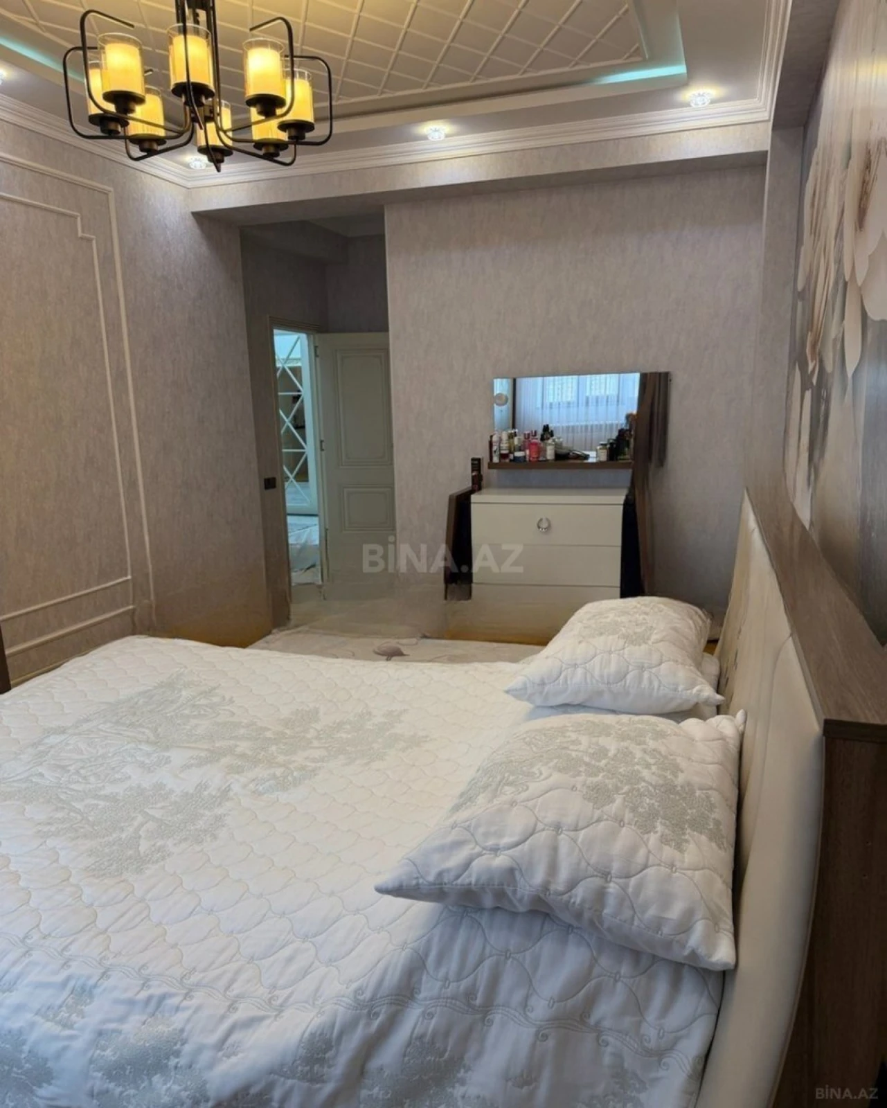 Satılır 3 otaqlı mənzil 161 m²