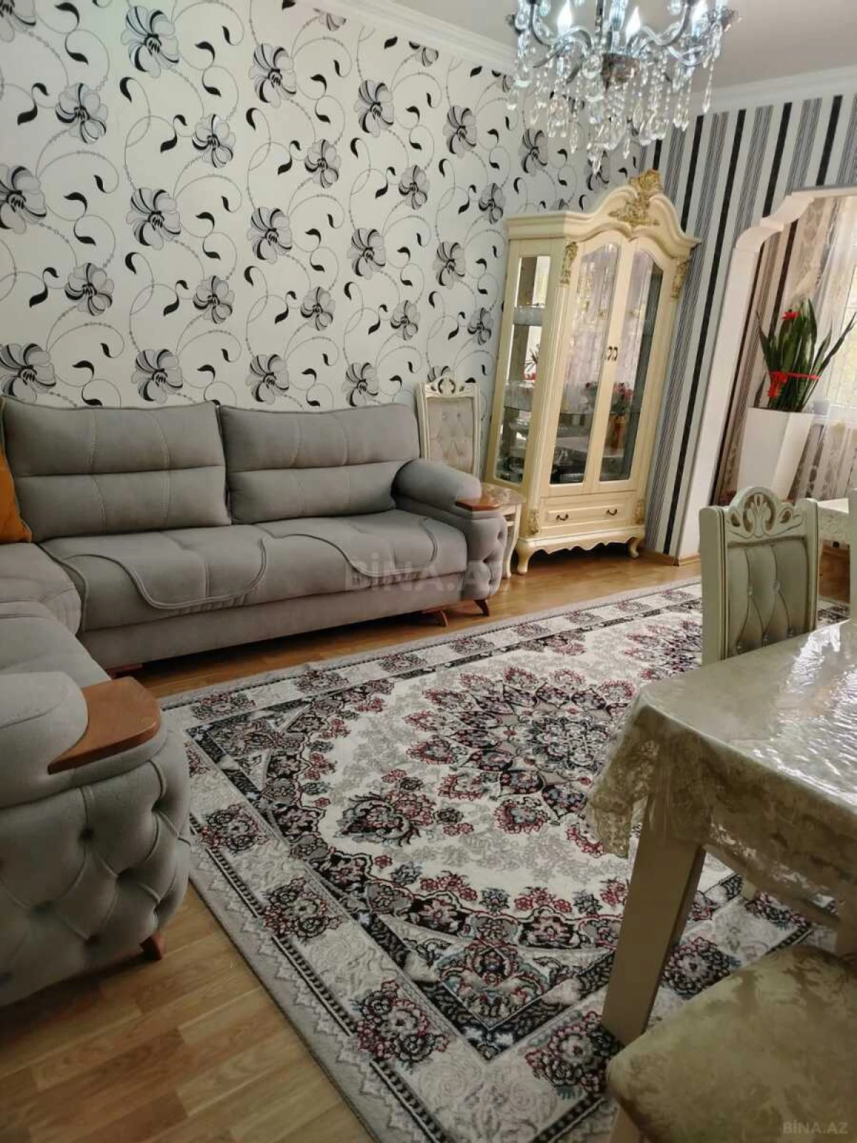 Satılır 4 otaqlı mənzil 90 m²