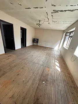 Satılır 5 otaqlı həyət evi 154 m²