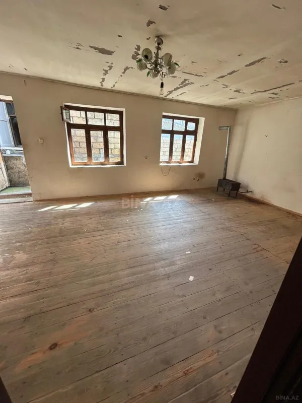 Satılır 5 otaqlı həyət evi 154 m²