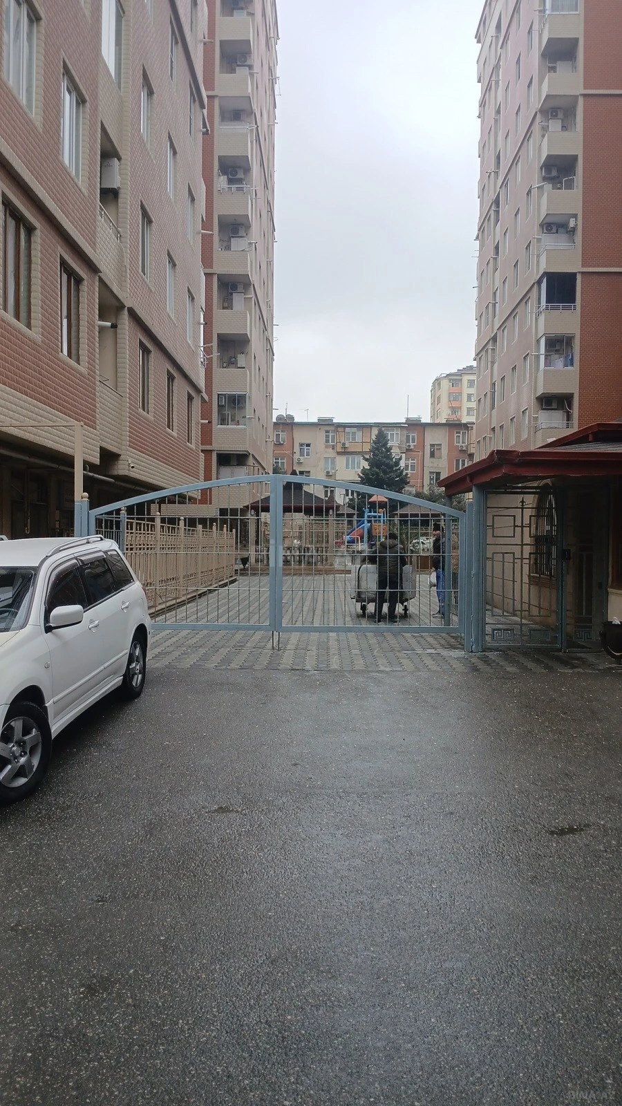 Satılır 3 otaqlı mənzil 100 m²