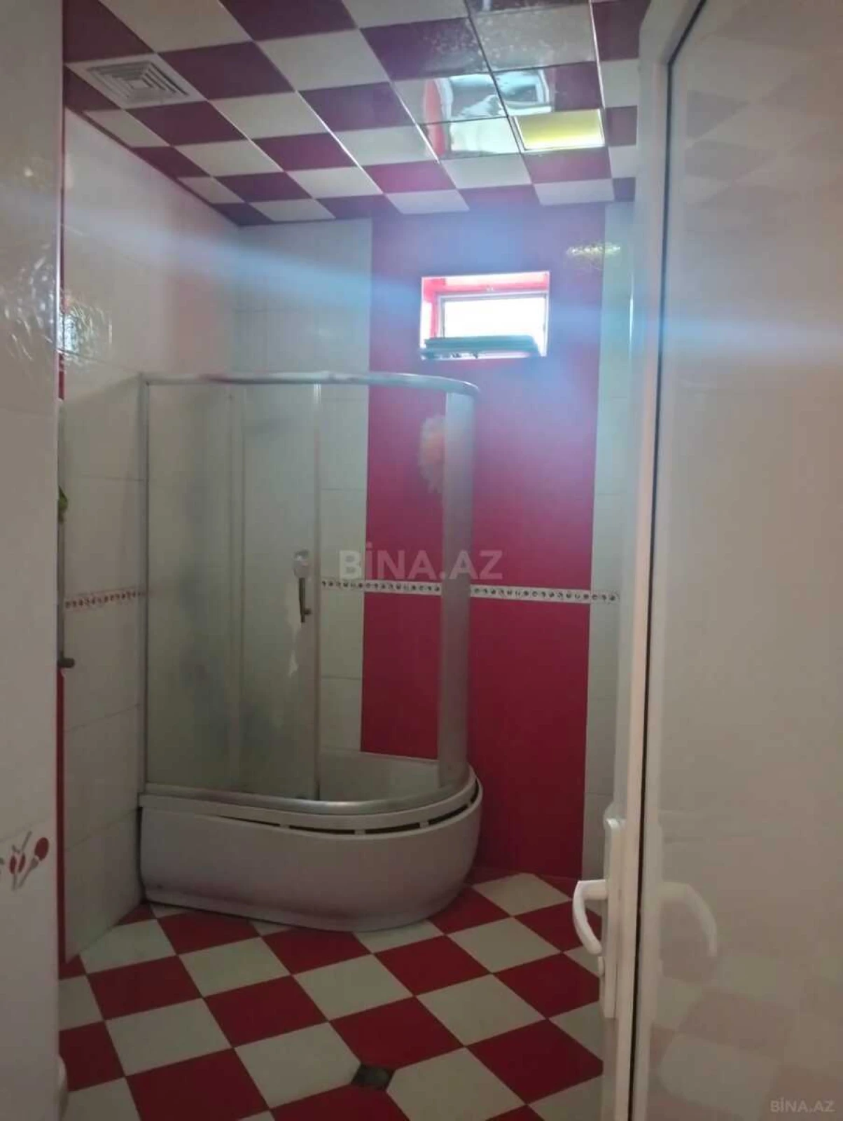 Satılır 6 otaqlı həyət evi 300 m²