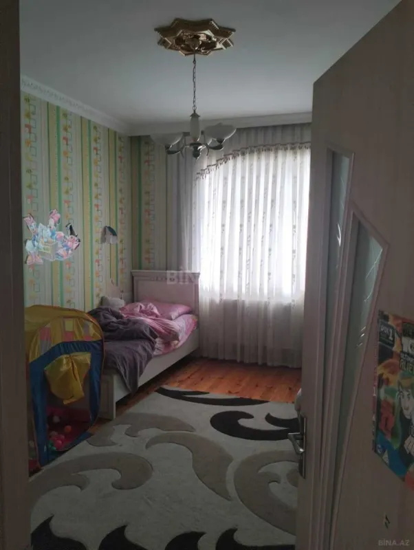 Satılır 6 otaqlı həyət evi 300 m²