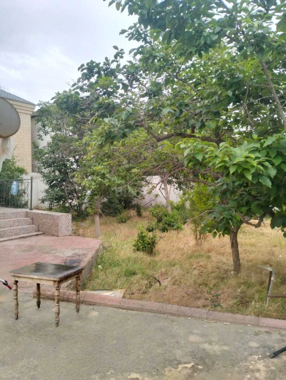 Satılır 6 otaqlı həyət evi 300 m²