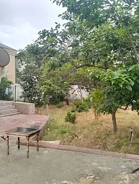 Satılır 6 otaqlı həyət evi 300 m²