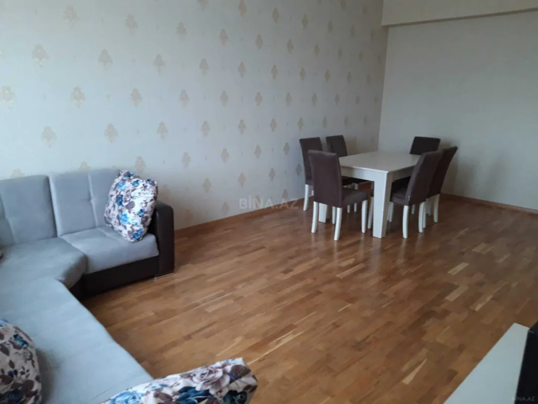 Kirayə verilir 2 otaqlı mənzil 75 m²