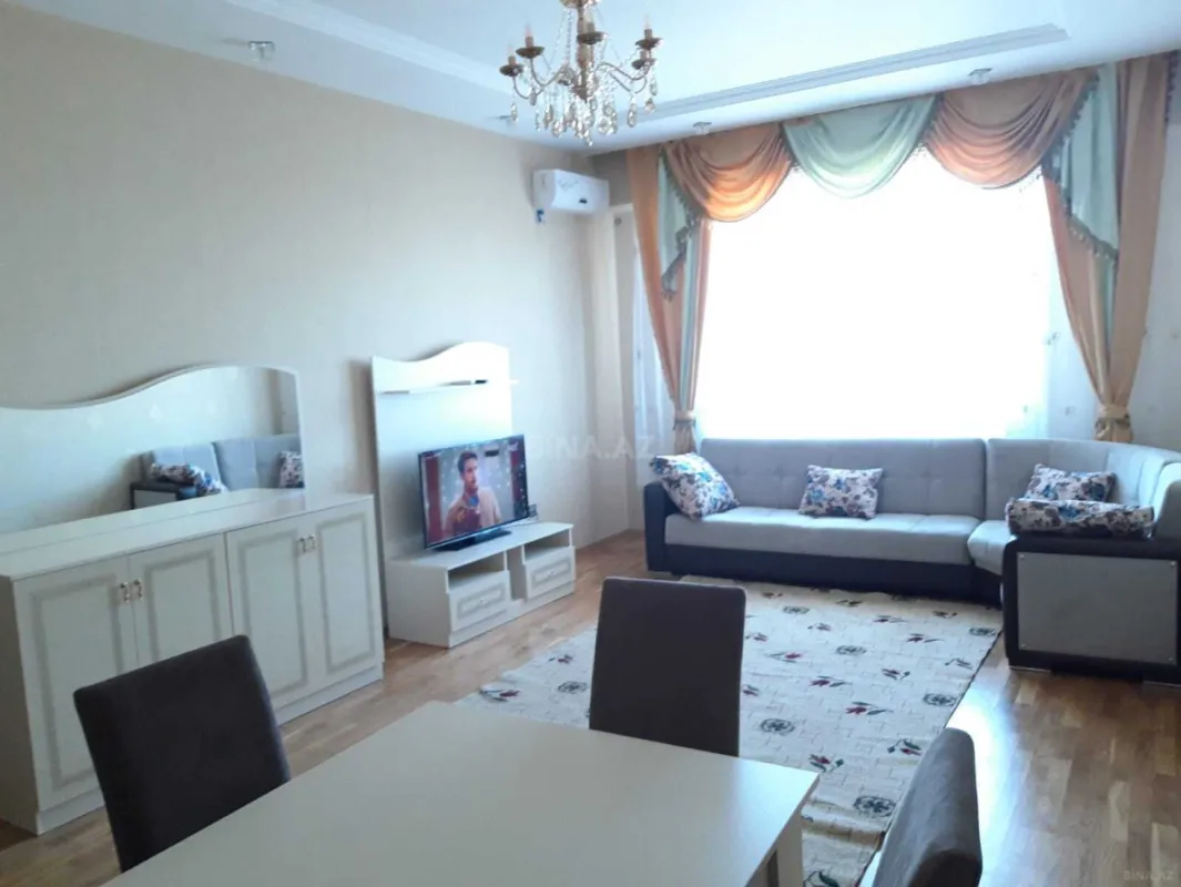 Kirayə verilir 2 otaqlı mənzil 75 m²