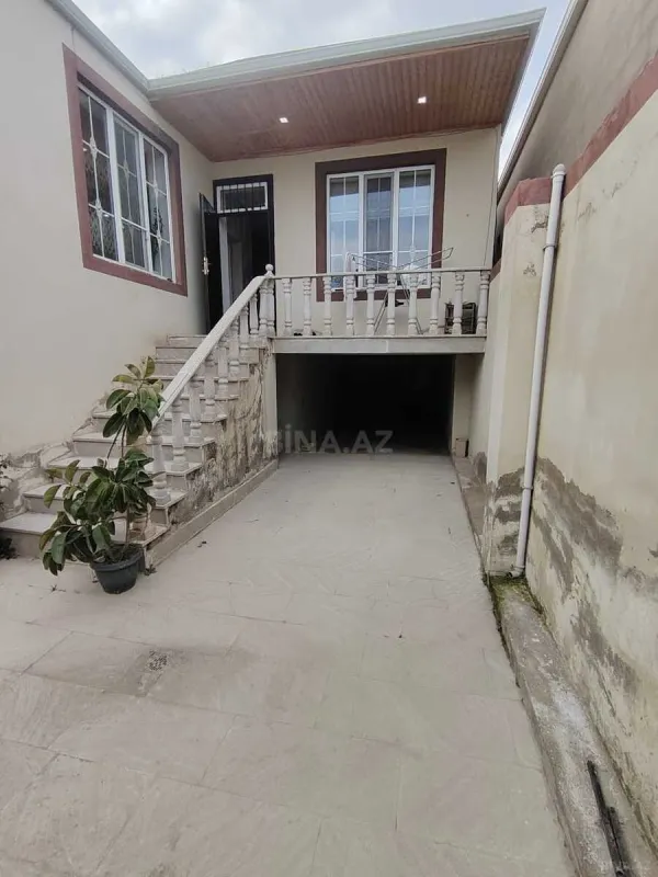 Satılır 3 otaqlı həyət evi 100 m²