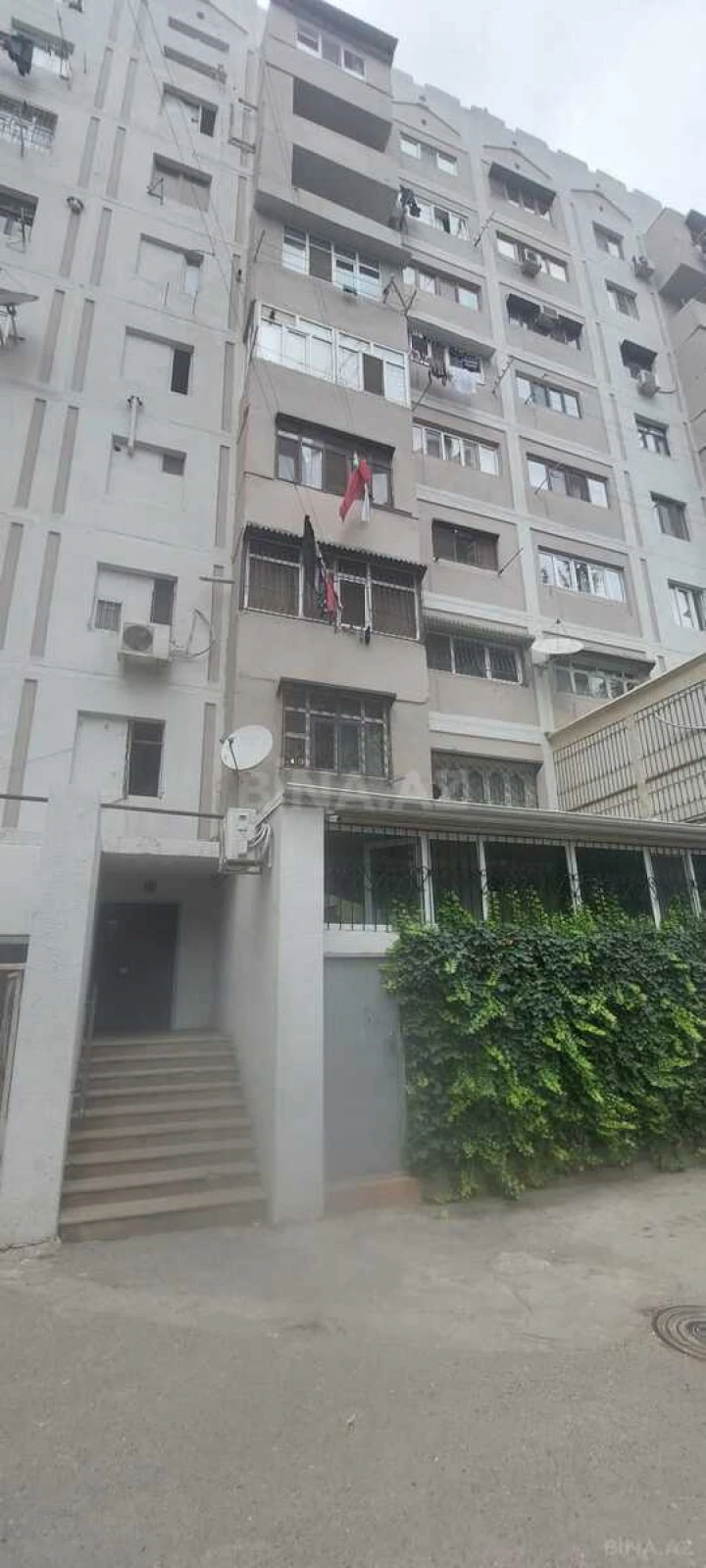 Satılır 4 otaqlı mənzil 120 m²