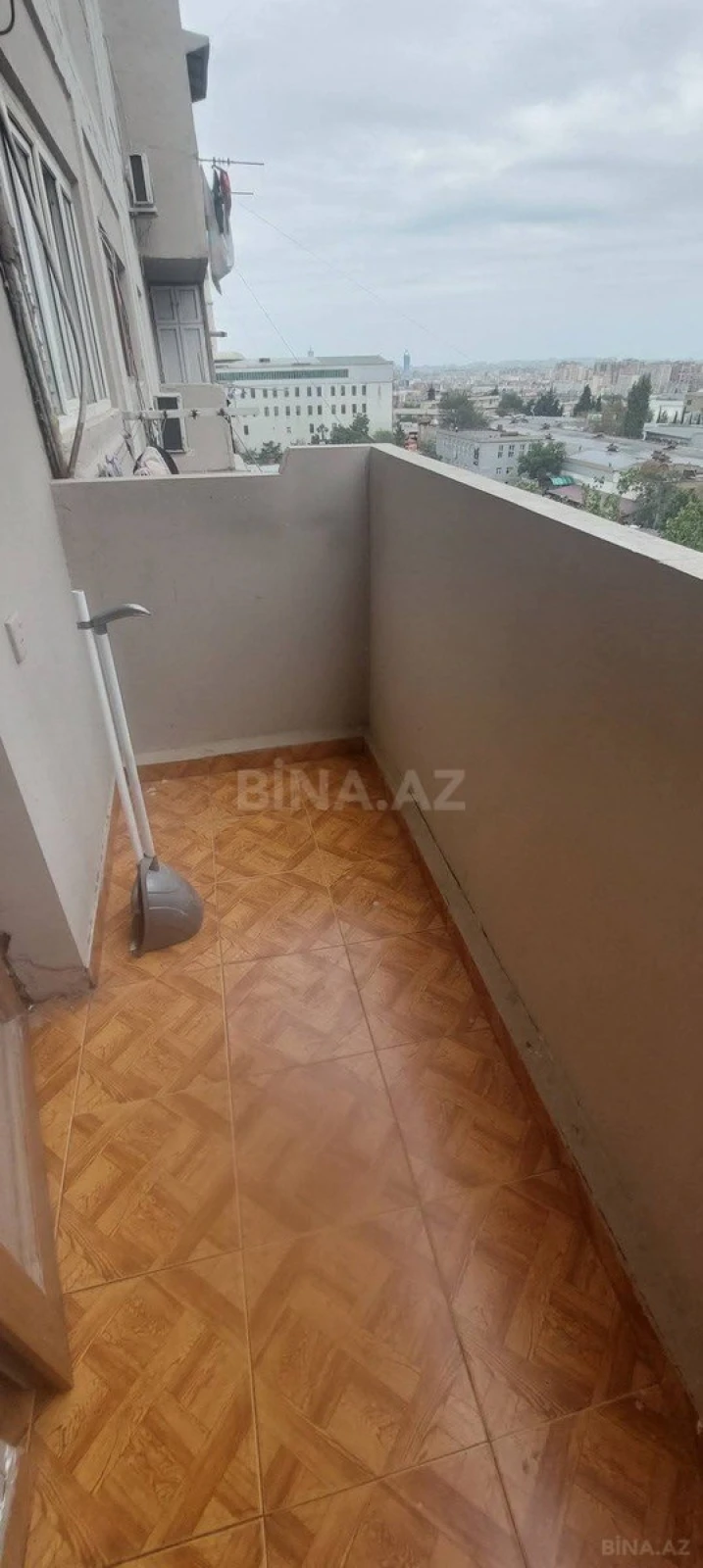 Satılır 4 otaqlı mənzil 120 m²