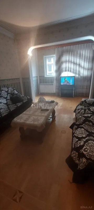 Satılır 4 otaqlı mənzil 120 m²