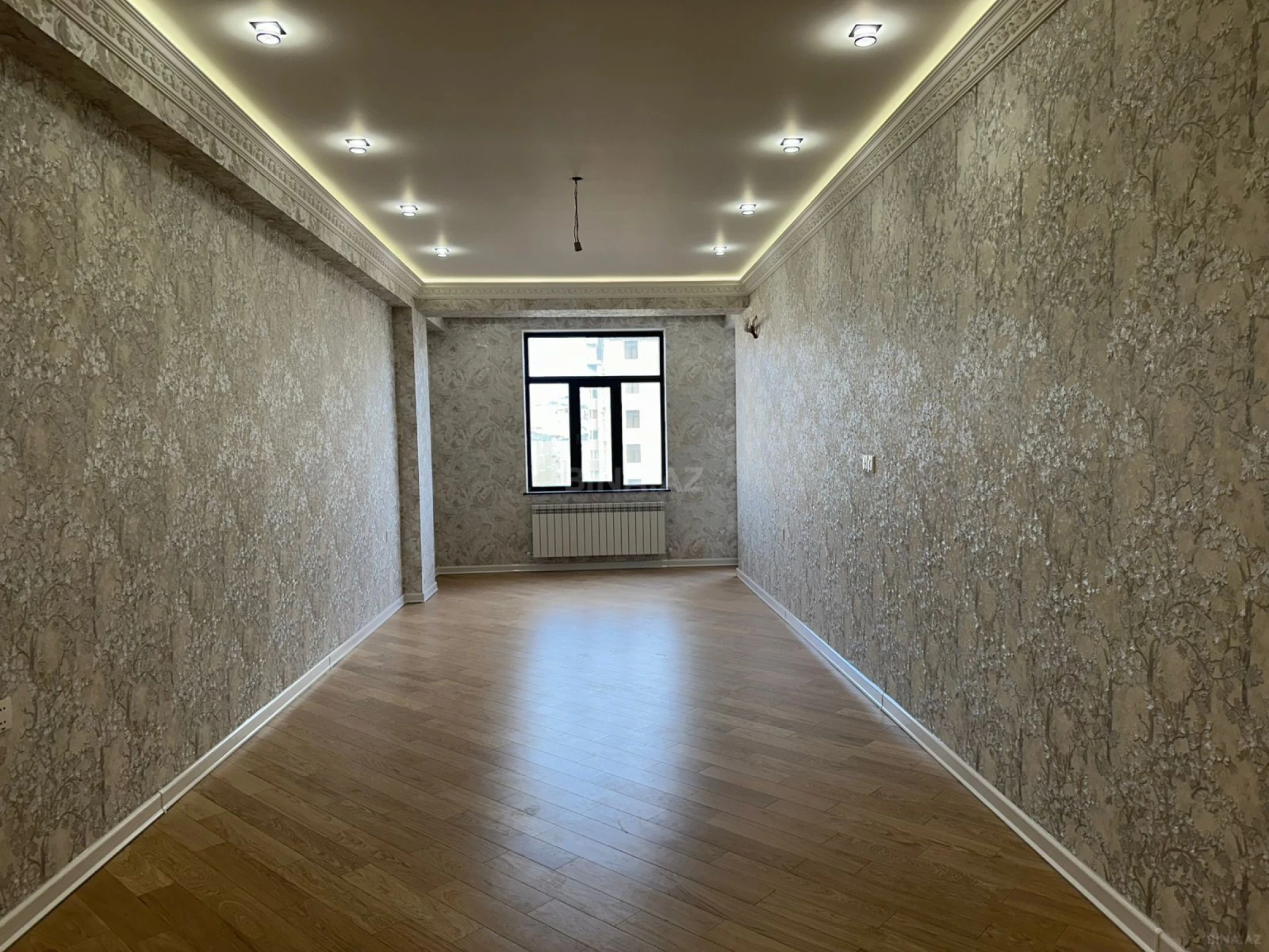 Satılır 3 otaqlı mənzil 151 m²