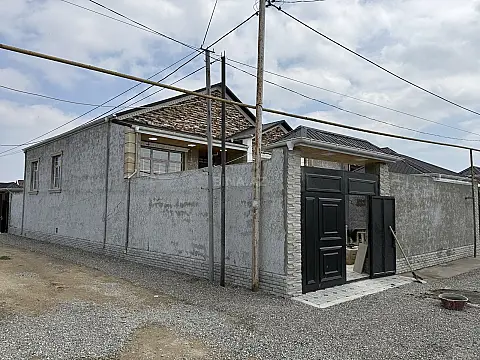 Satılır 4 otaqlı həyət evi 120 m²
