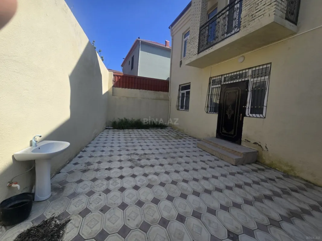 Satılır 4 otaqlı həyət evi 111.7 m²
