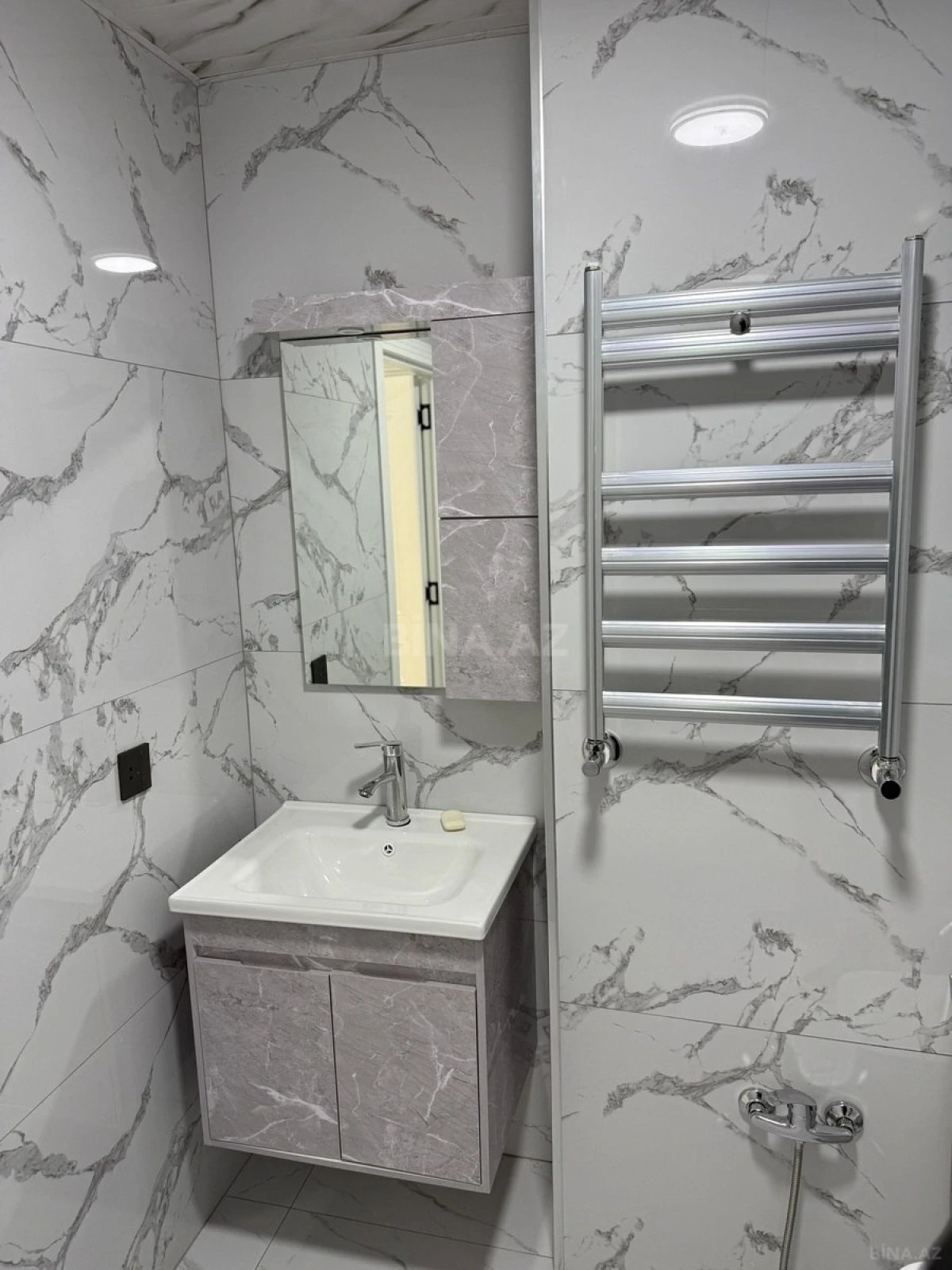 Satılır 2 otaqlı mənzil 61.9 m²