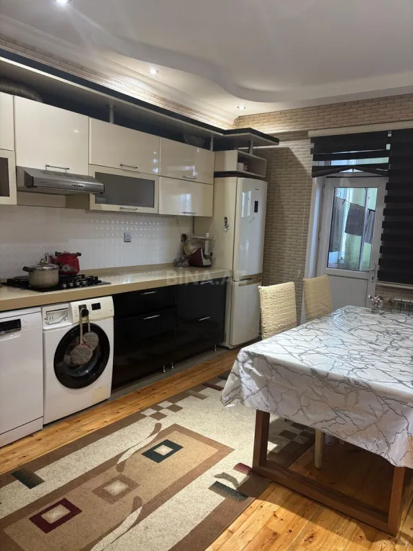 Satılır 2 otaqlı mənzil 76 m²