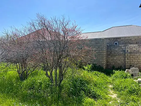 Satılır 4 otaqlı həyət evi 100 m²