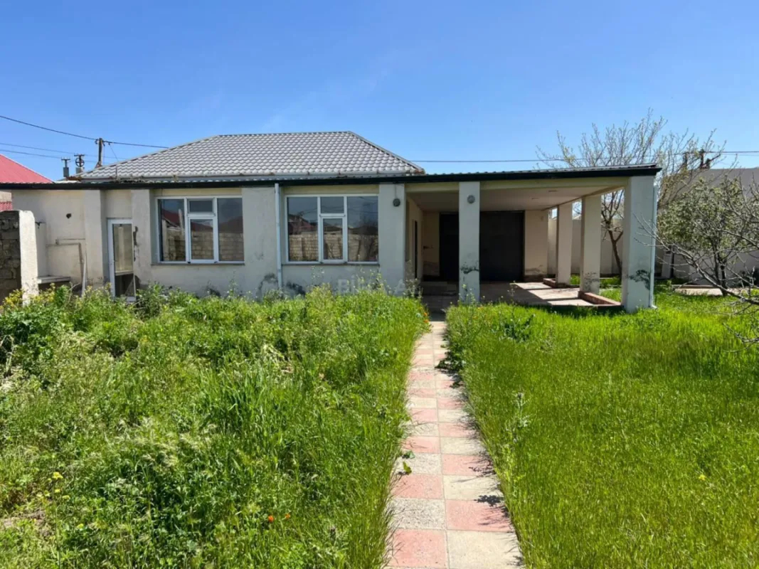 Satılır 4 otaqlı həyət evi 100 m²